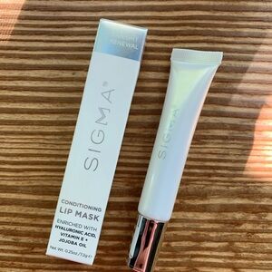New Sigma Beauty Conditioning Lip Mask